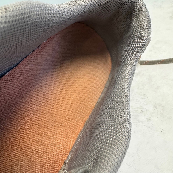 Women's The North Face Hiking Shoes Size 7.5 Beige Brown GoreTex Vibram Sole - Picture 8 of 9